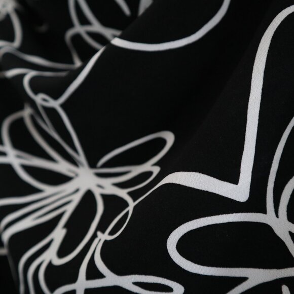 Tahari black and white floral cowl neck blouse, M - sophisticated patterned top - Picture 4 of 4